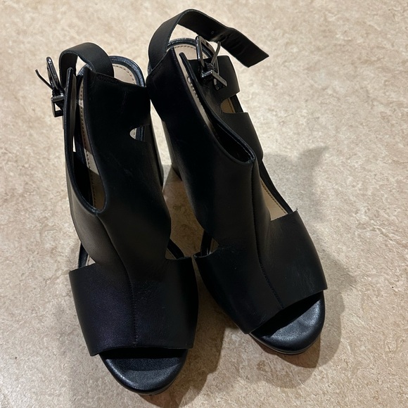 Gianni Bini Black Block Wedge Heels - Picture 8 of 10